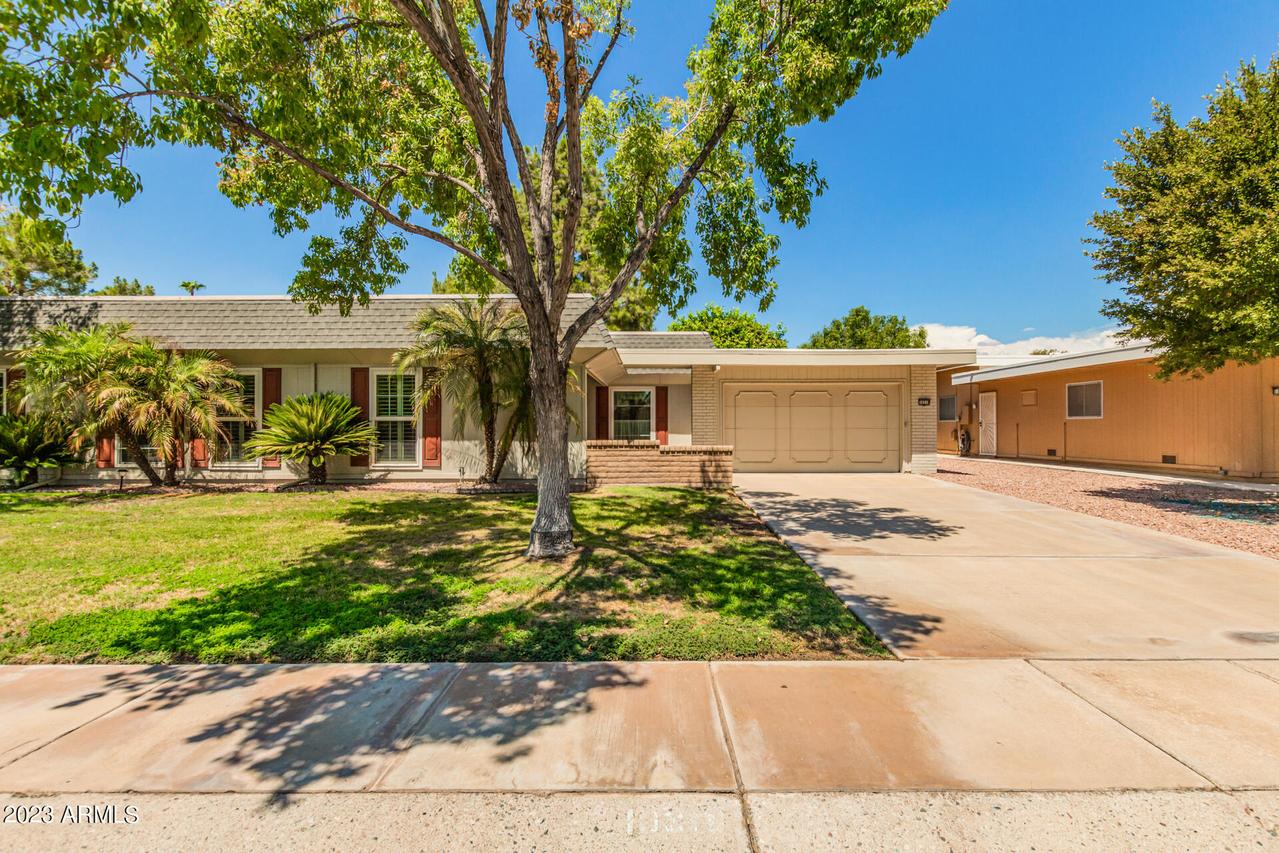 10318 W Spanish Moss Ln., Sun City, AZ 85373