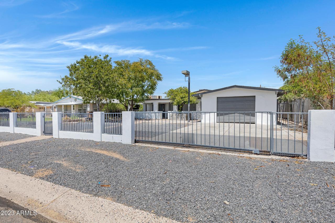 8214 E 4th Ave., Mesa, AZ 85208