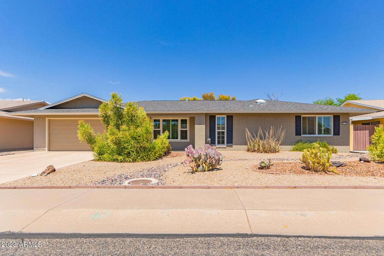 10122 W Concho Cir., Sun City, AZ 85373