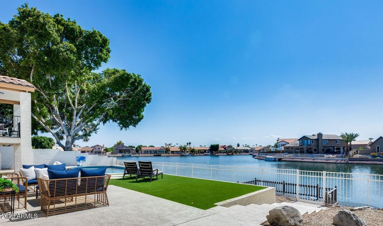 5527 W Arrowhead Lakes Dr., Glendale, AZ 85308