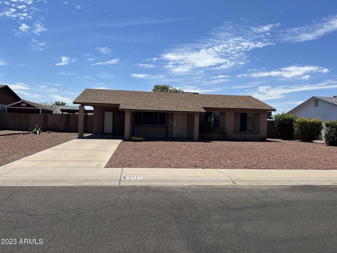 8627 W Lawrence Ln., Peoria, AZ 85345