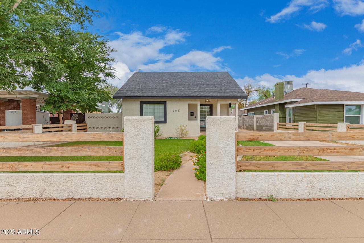2042 N 11th St., Phoenix, AZ 85006