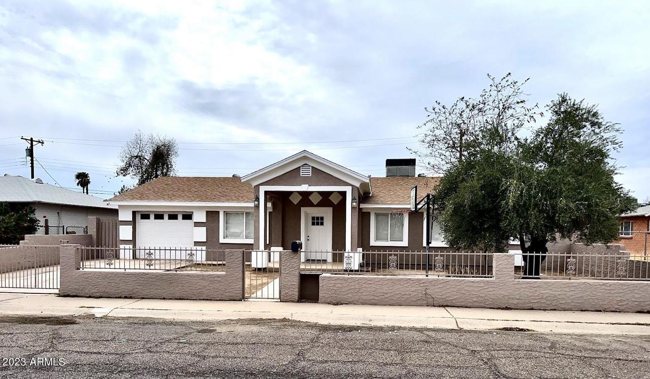3624 N 49th Ave., Phoenix, AZ 85031
