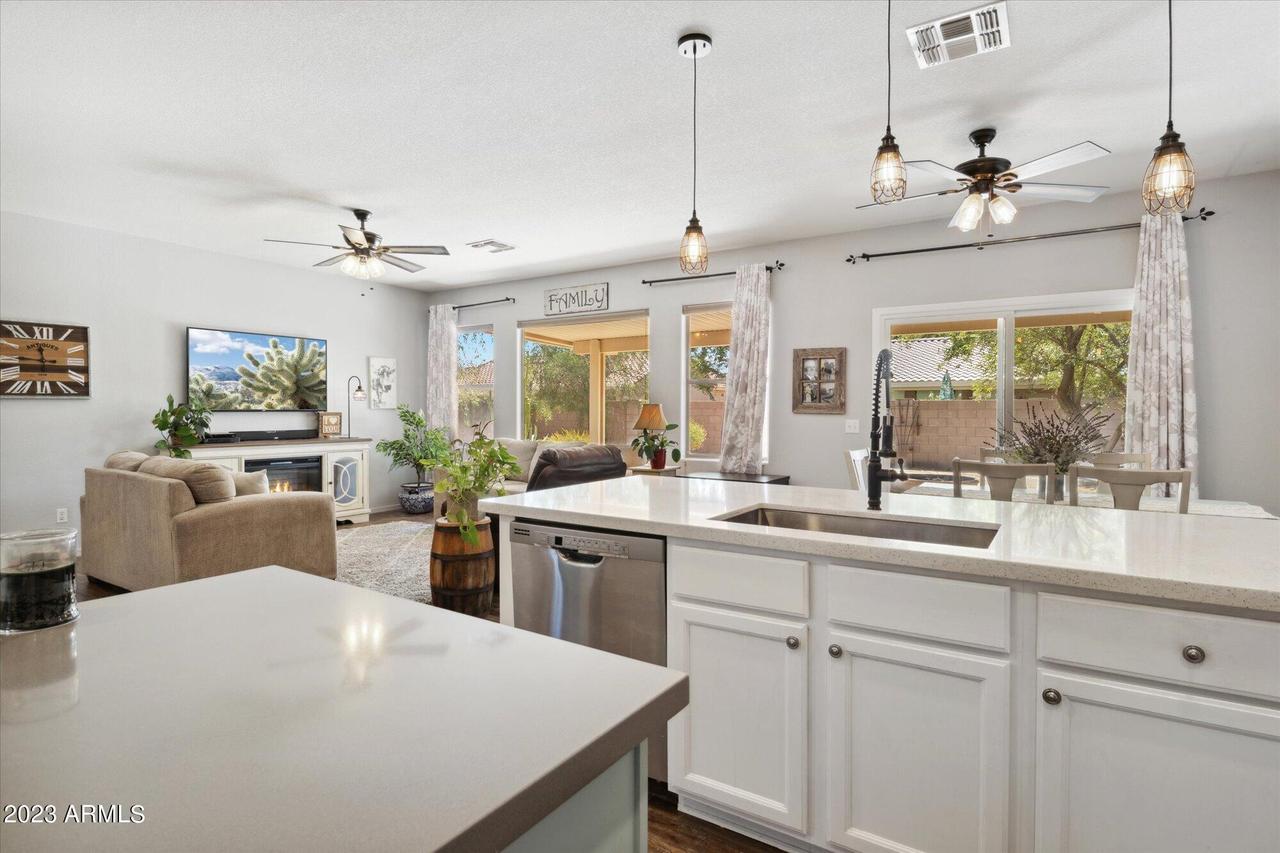 1471 E County Down Dr., Chandler, AZ 85249