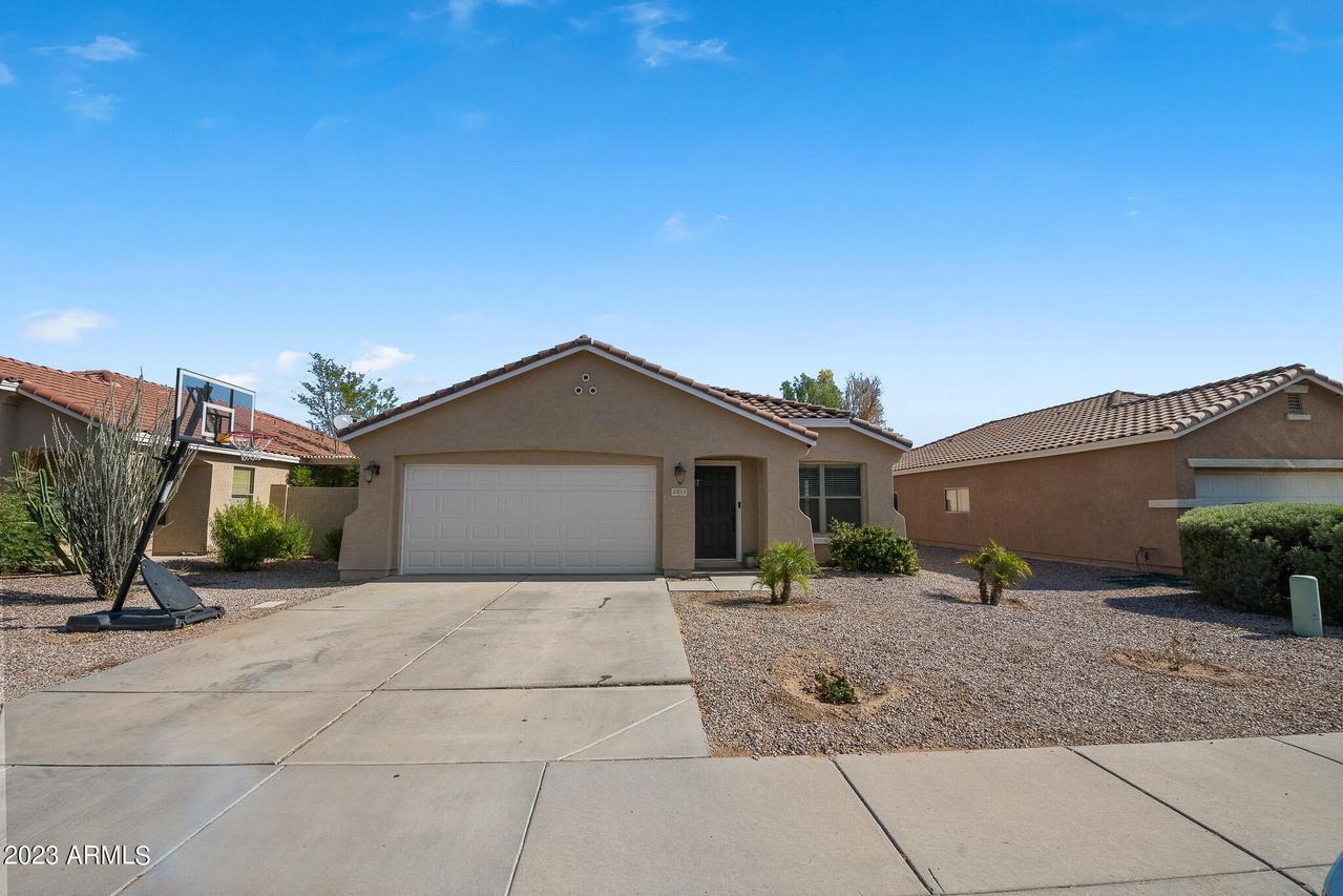 2834 W Allens Peak Dr., San Tan Valley, AZ 85144