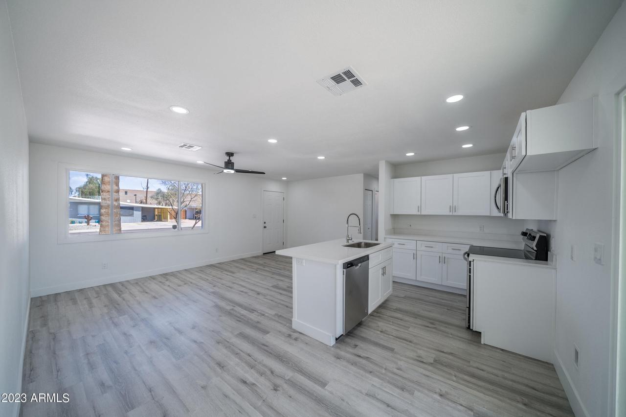 1431 W Geneva Dr., Tempe, AZ 85282