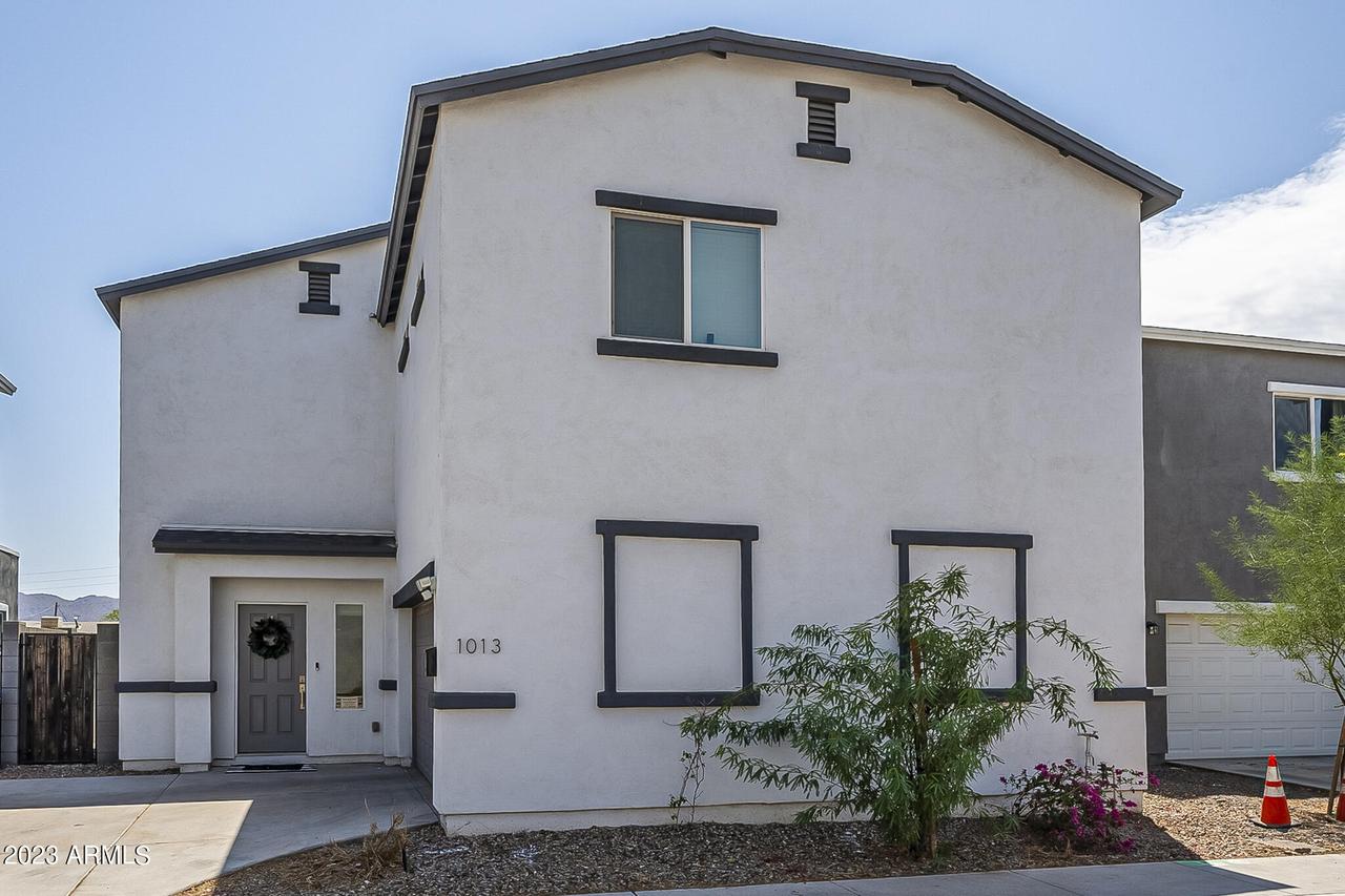 1013 E Odeum Ln., Phoenix, AZ 85040