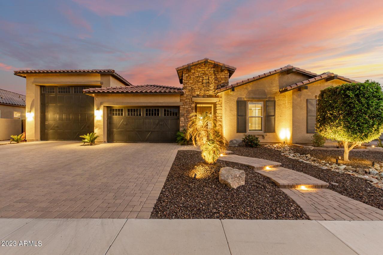 9225 W Foothill Dr., Peoria, AZ 85383