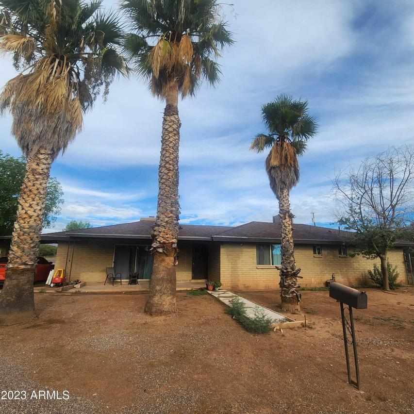 675 E Cochise Ave., Douglas, AZ 85607