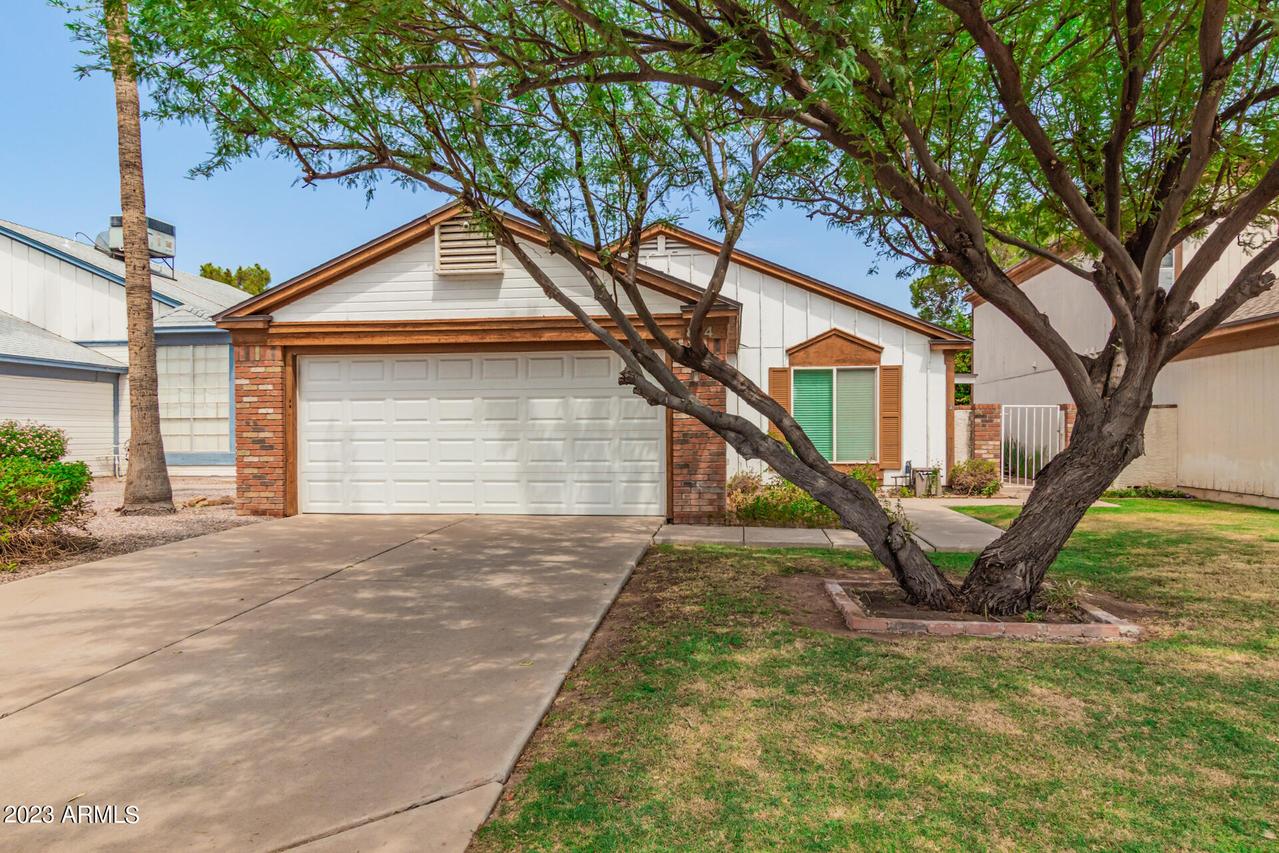 814 E Manor Dr., Chandler, AZ 85225