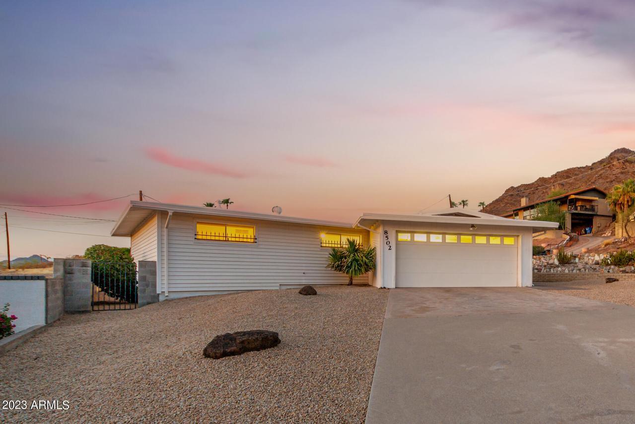 8502 N 14th St., Phoenix, AZ 85020