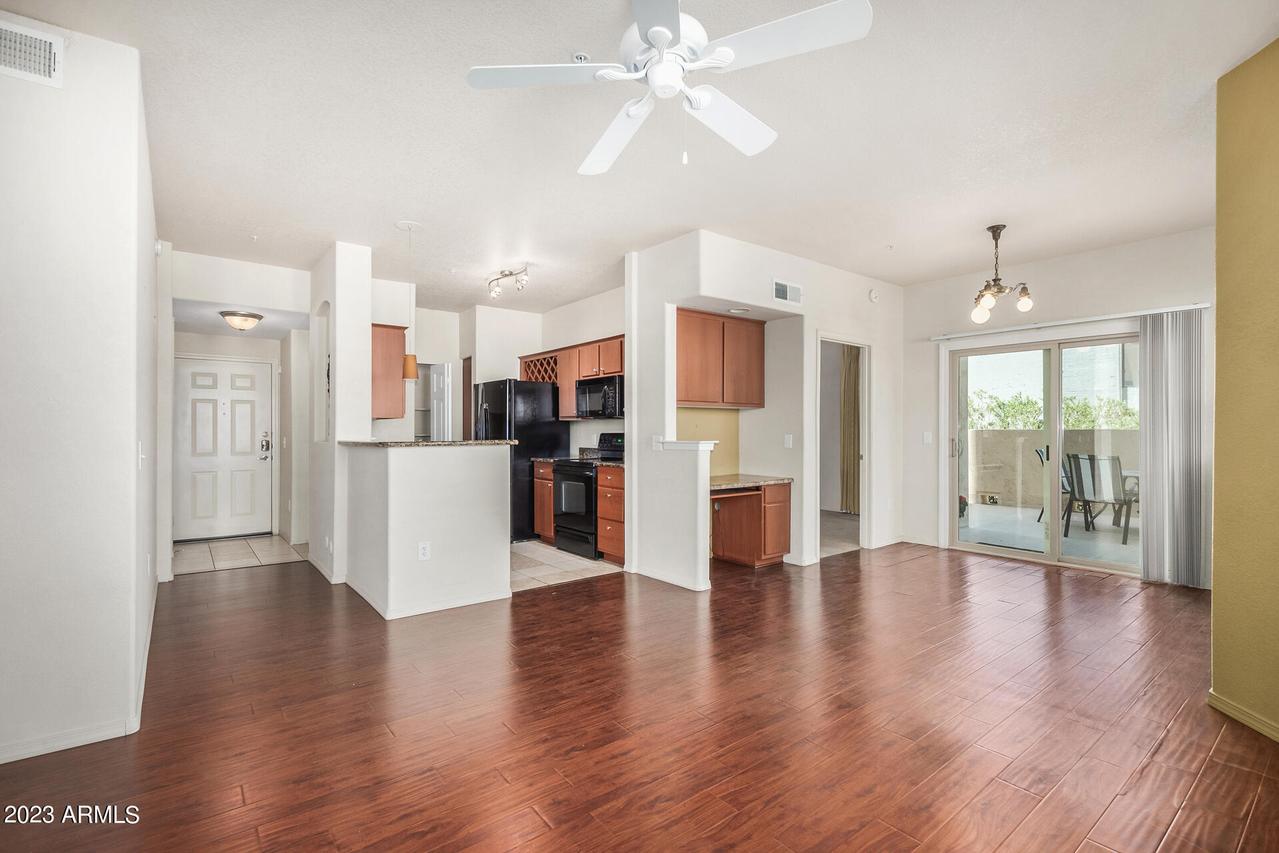 9820 N Central Ave. #112, Phoenix, AZ 85020