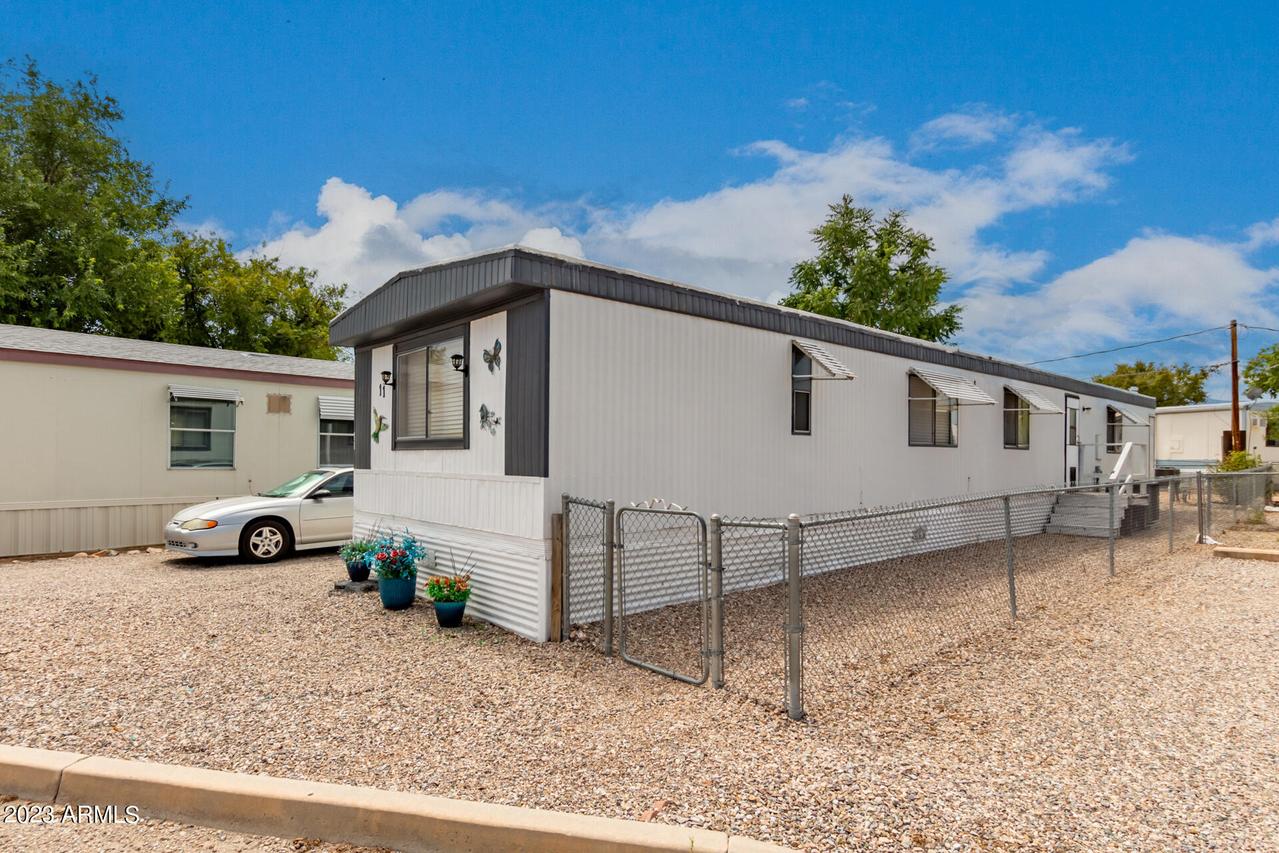 260 S Land St. #11, Benson, AZ 85602