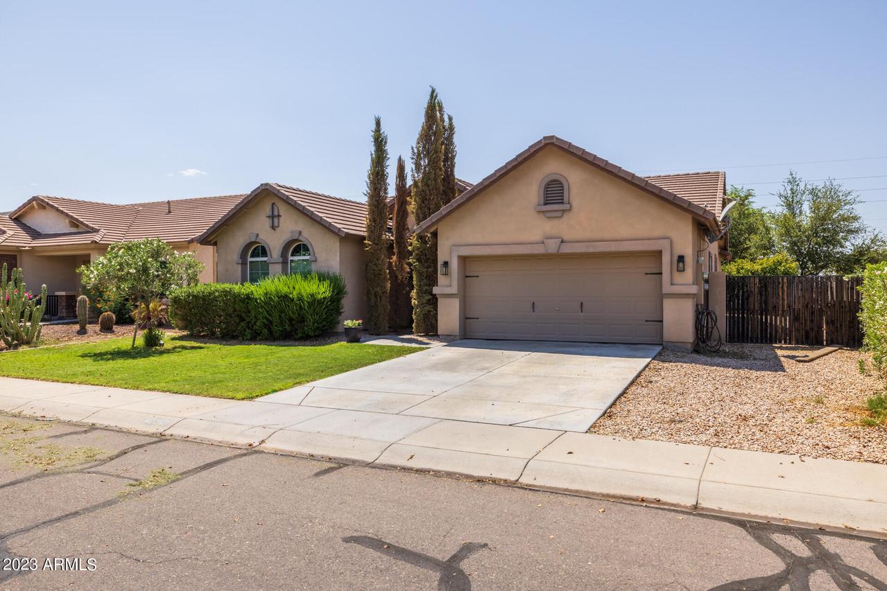 40260 N Oxford Way, San Tan Valley, AZ 85140