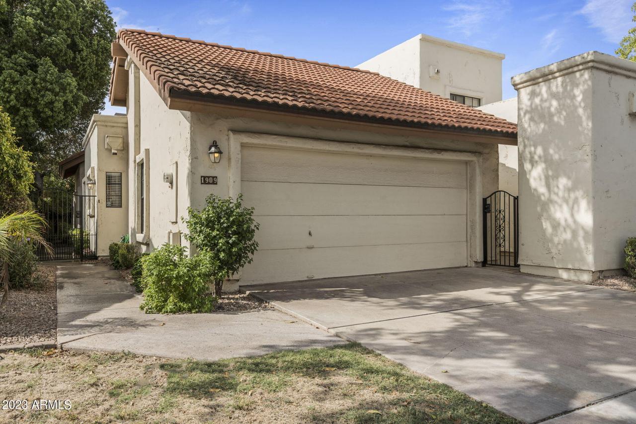 1909 E Calle De Arcos Dr., Tempe, AZ 85284