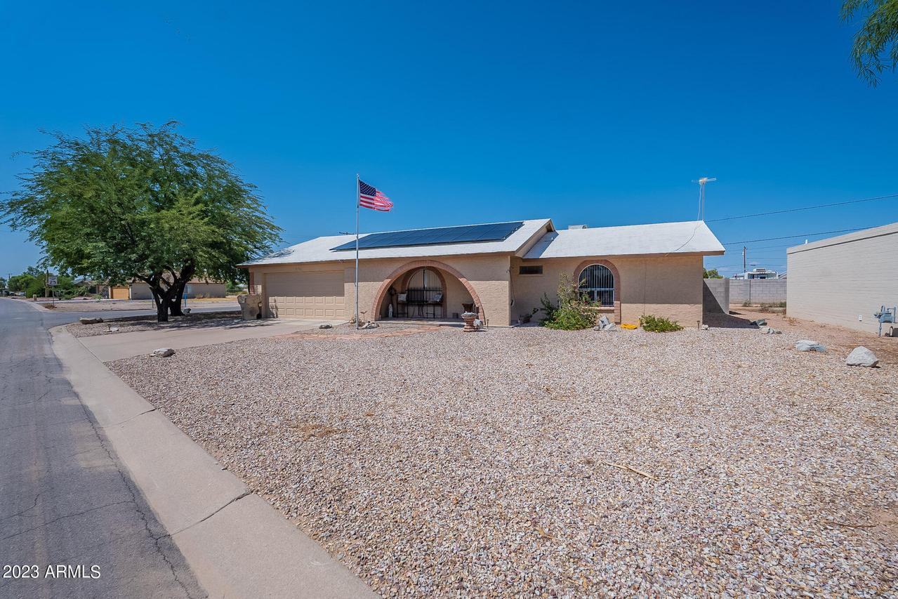 9166 W Santa Cruz Blvd., Arizona City, AZ 85123