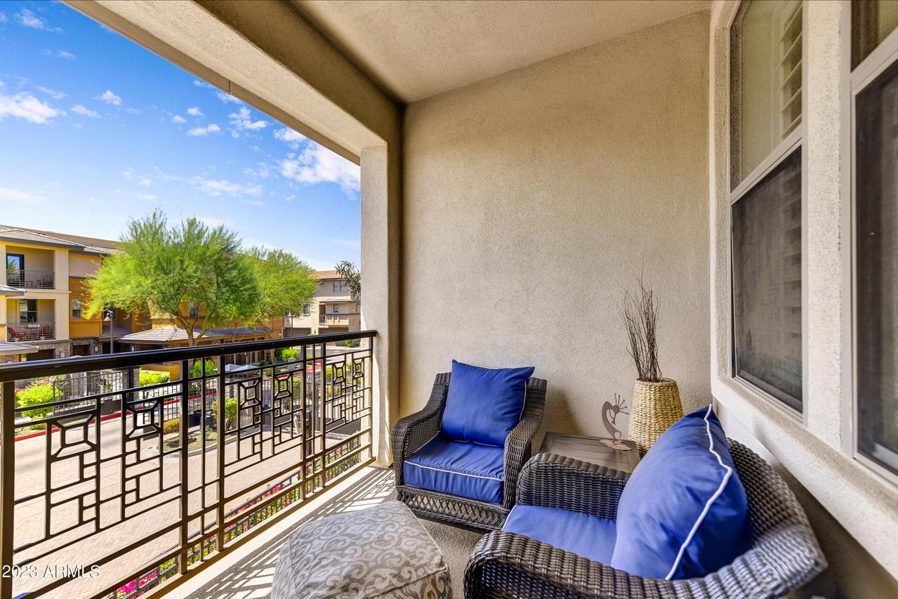 17850 N 68th St. #1002, Phoenix, AZ 85054