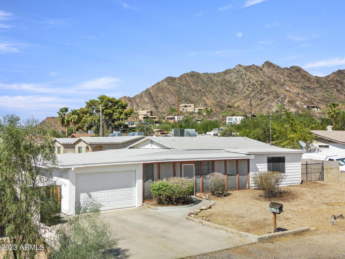 1536 E Mountain View Rd., Phoenix, AZ 85020