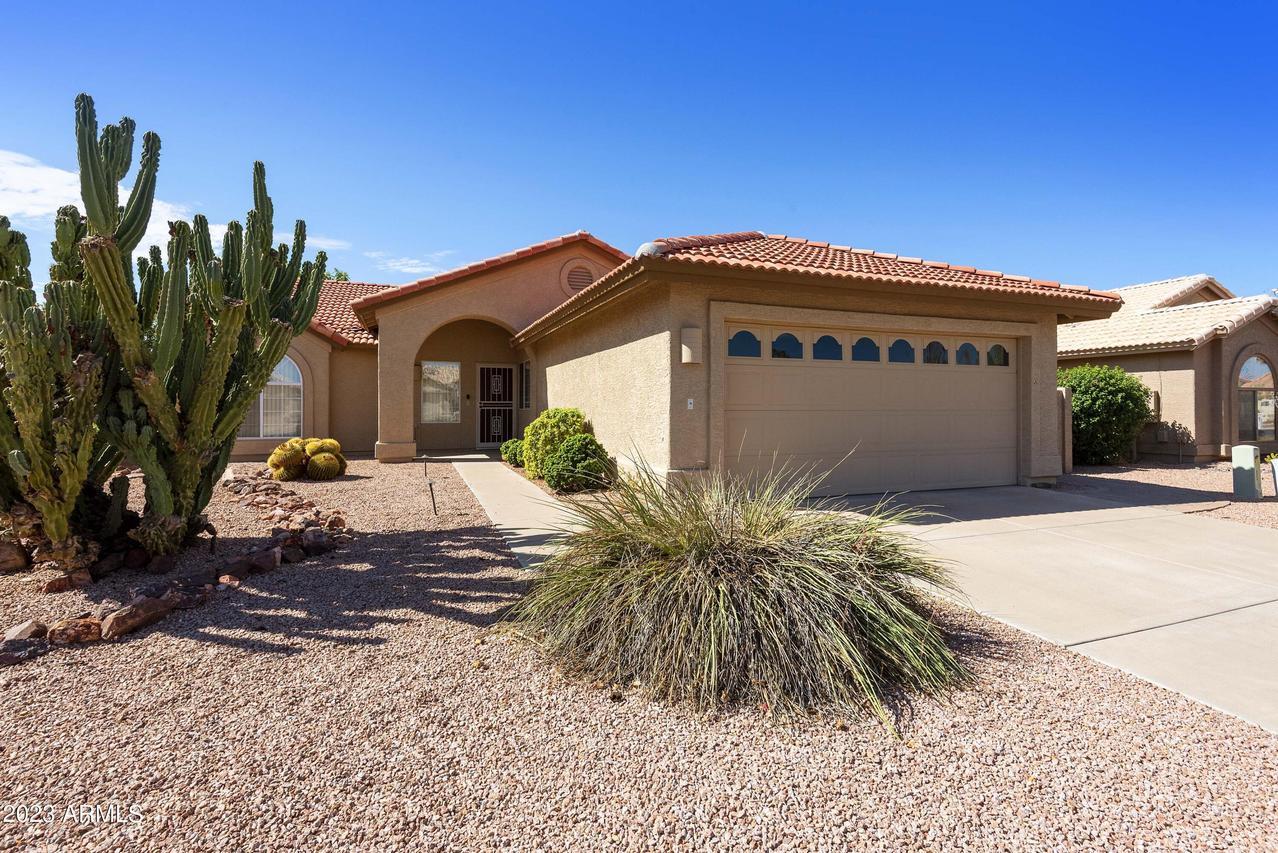 10637 E Halley Dr., Sun Lakes, AZ 85248