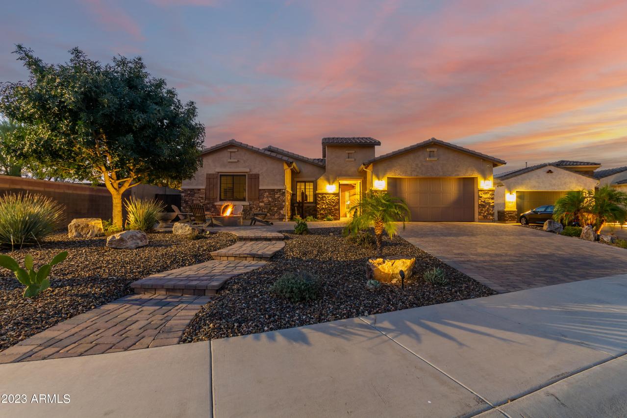 9816 W Desert Elm Ln., Peoria, AZ 85383