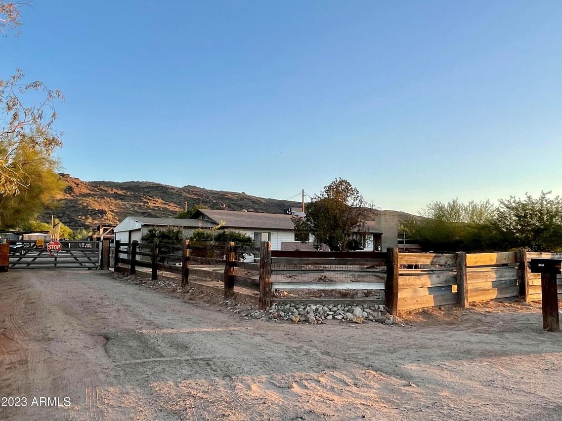 2601 E South Mountain Ave., Phoenix, AZ 85042