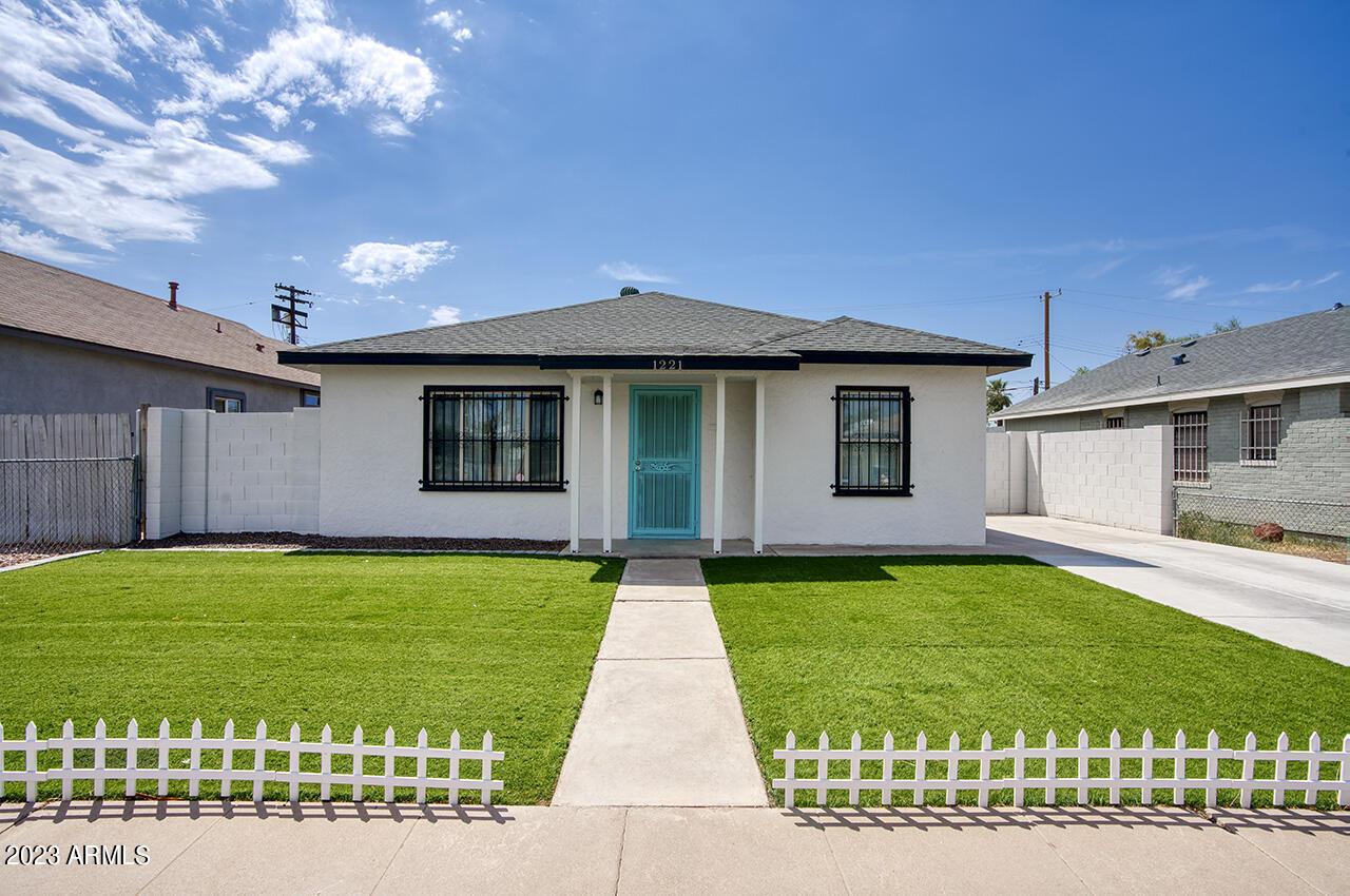 1221 E Diamond St., Phoenix, AZ 85006