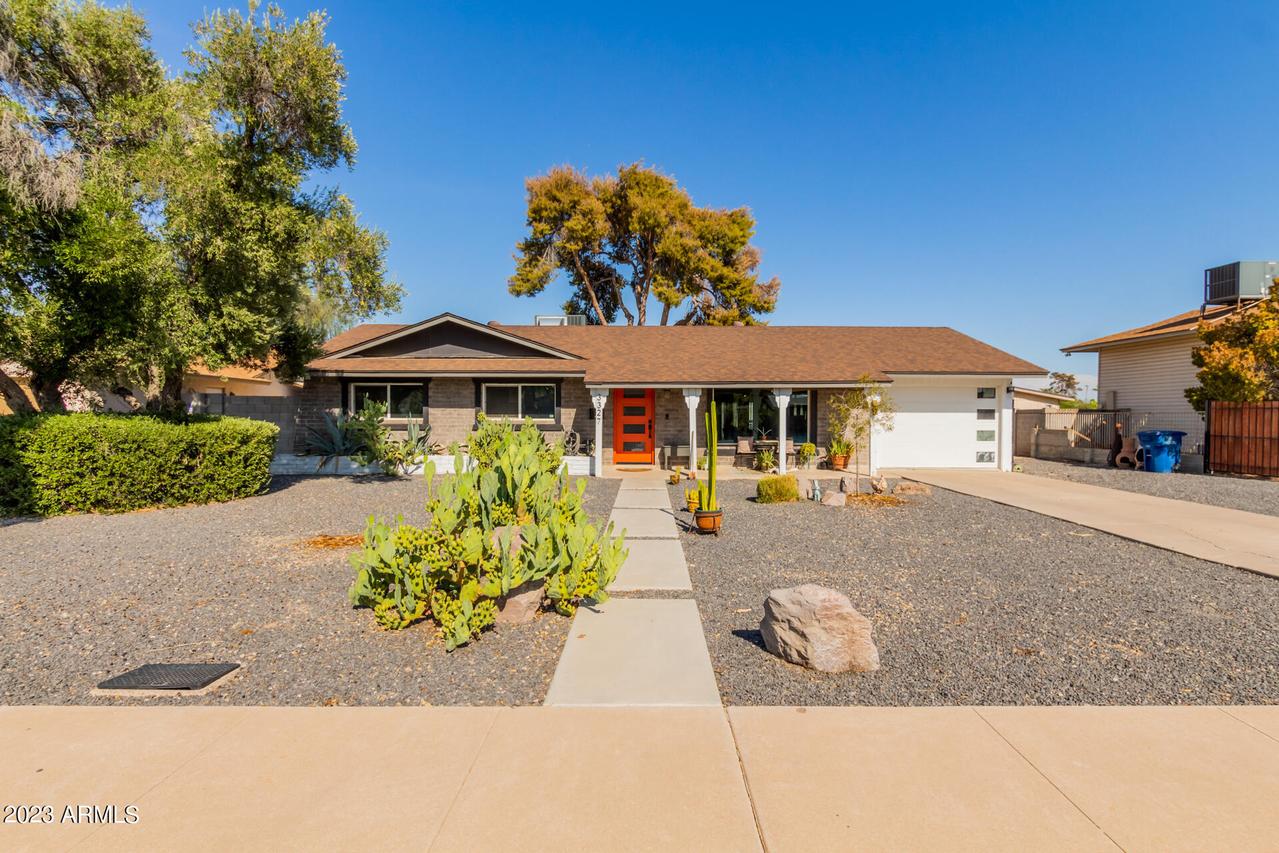 3327 S Dorsey Ln., Tempe, AZ 85282