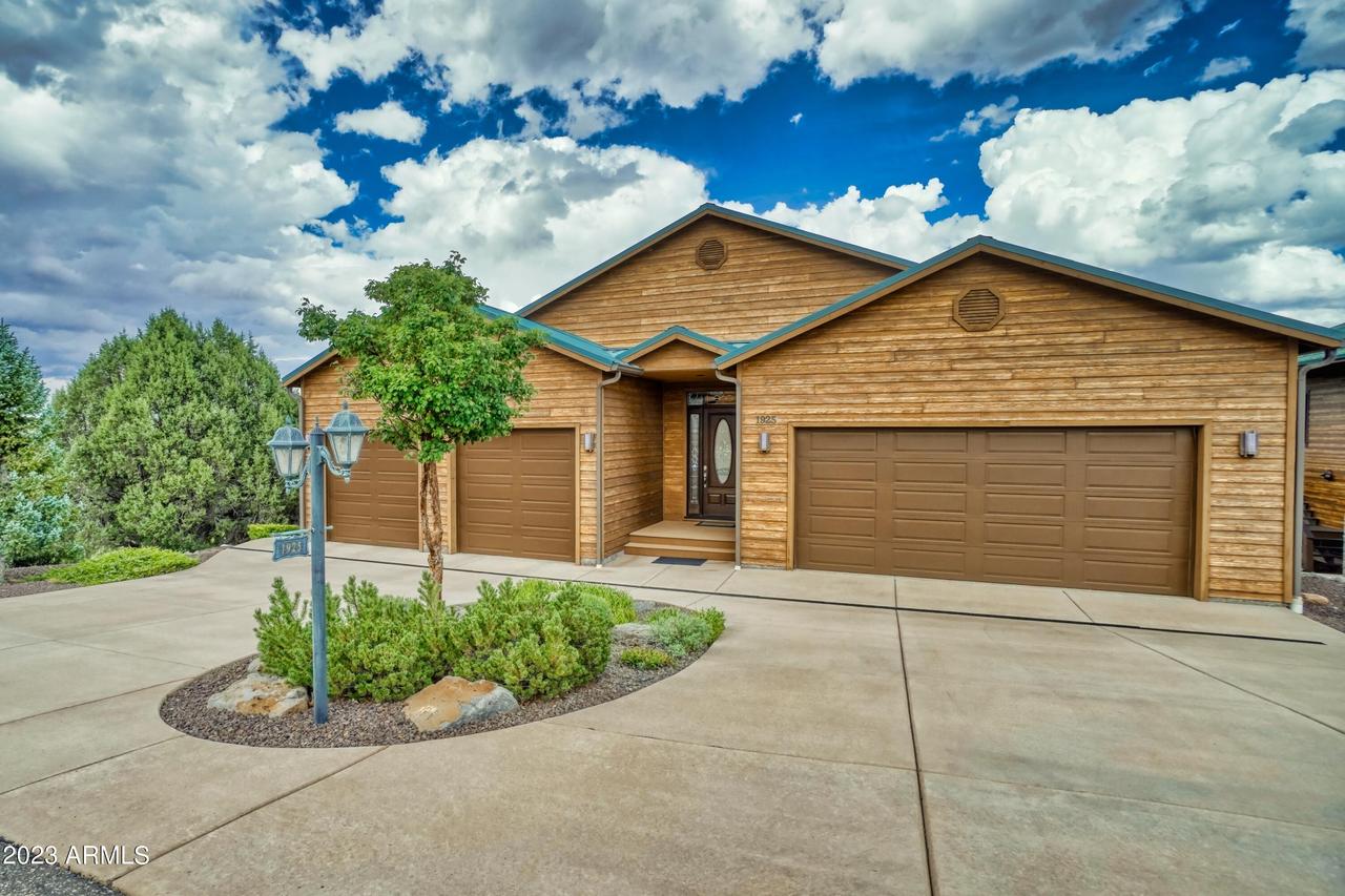 1925 Passage Dr., Show Low, AZ 85901