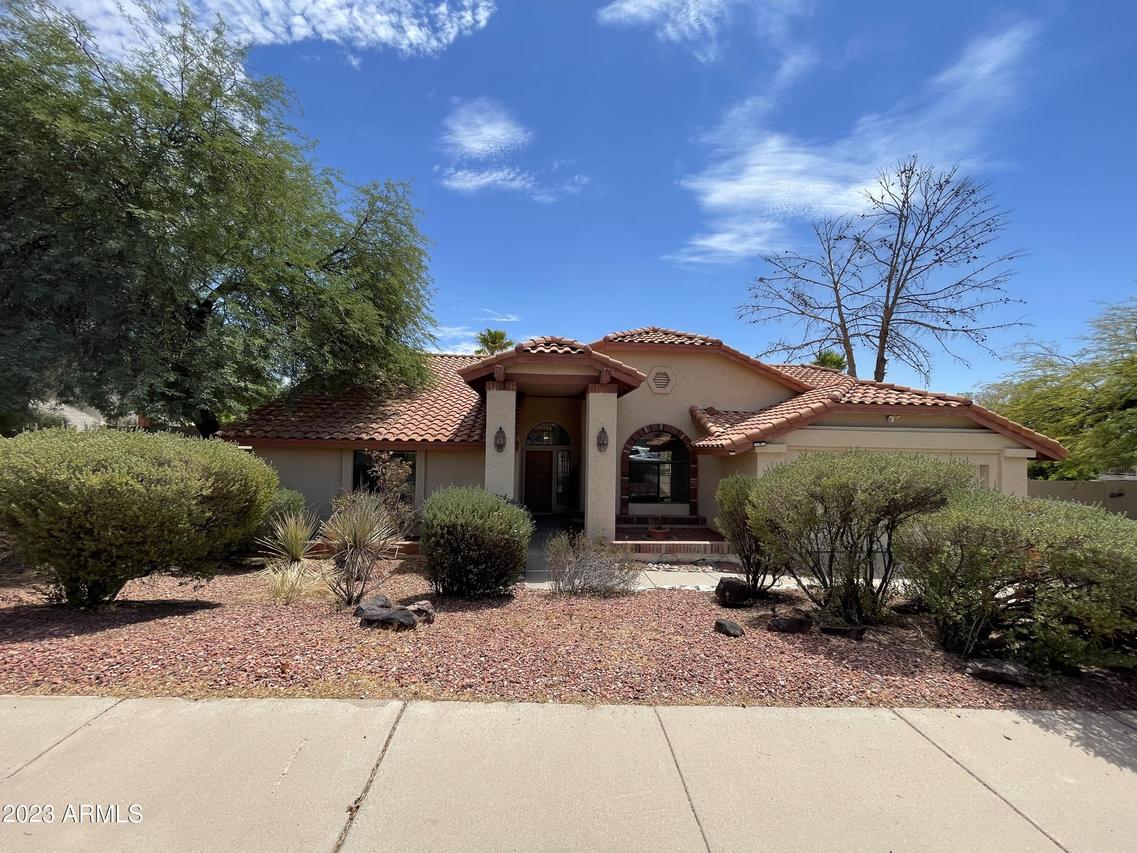 1015 E Forest Hills Dr., Phoenix, AZ 85022