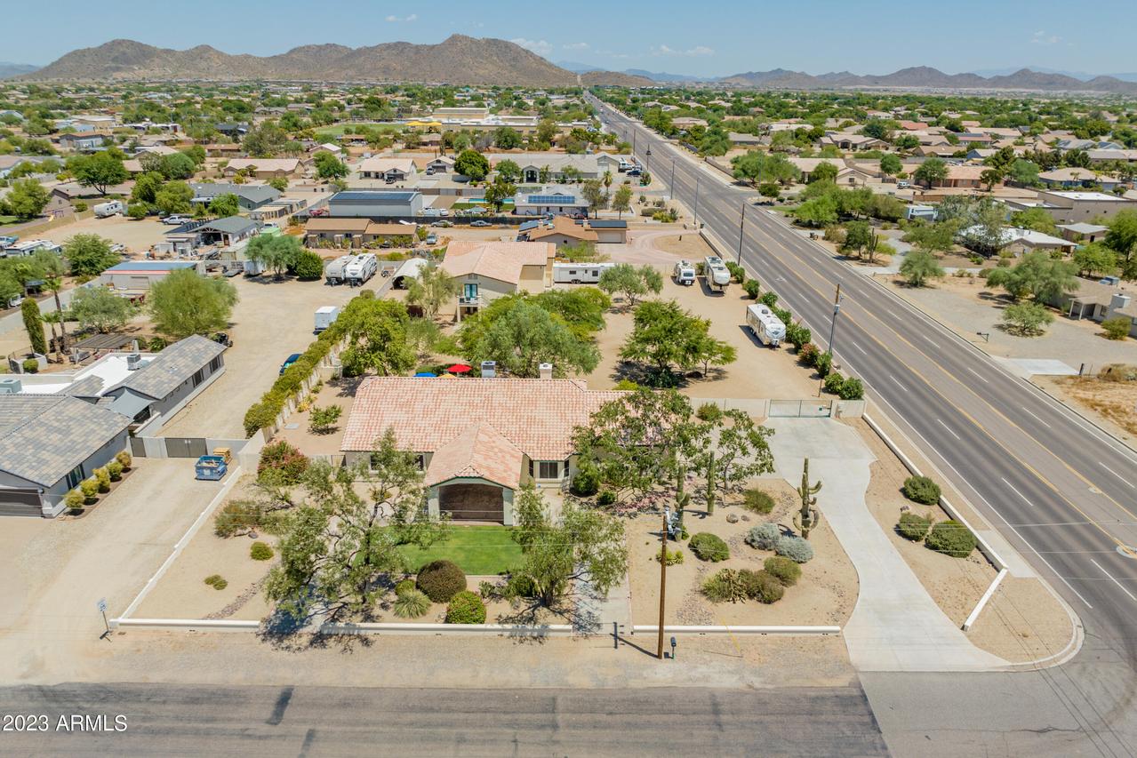 8310 W Daley Ln., Peoria, AZ 85383