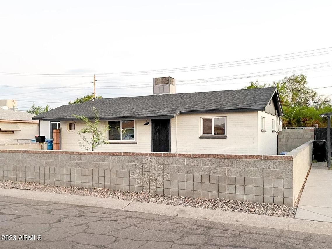 4411 W Crittenden Ln., Phoenix, AZ 85031