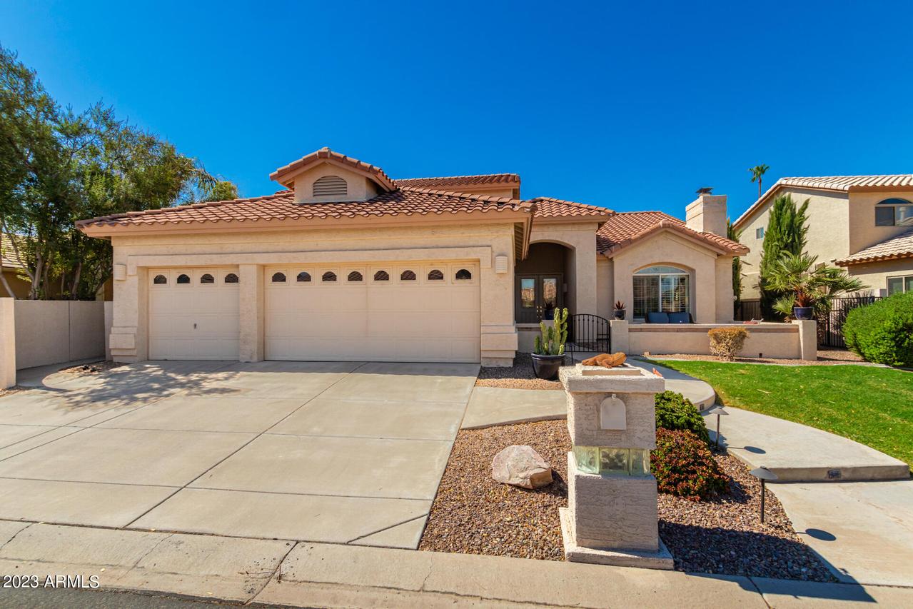 10011 E Nacoma Ct., Sun Lakes, AZ 85248