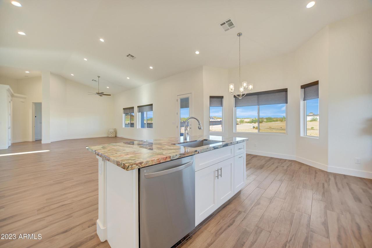 27290 N Daybreak Tr., San Tan Valley, AZ 85144