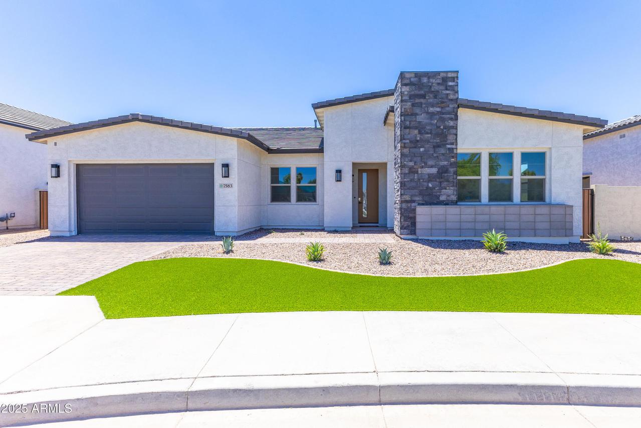 7583 W Gelding Dr., Peoria, AZ 85381