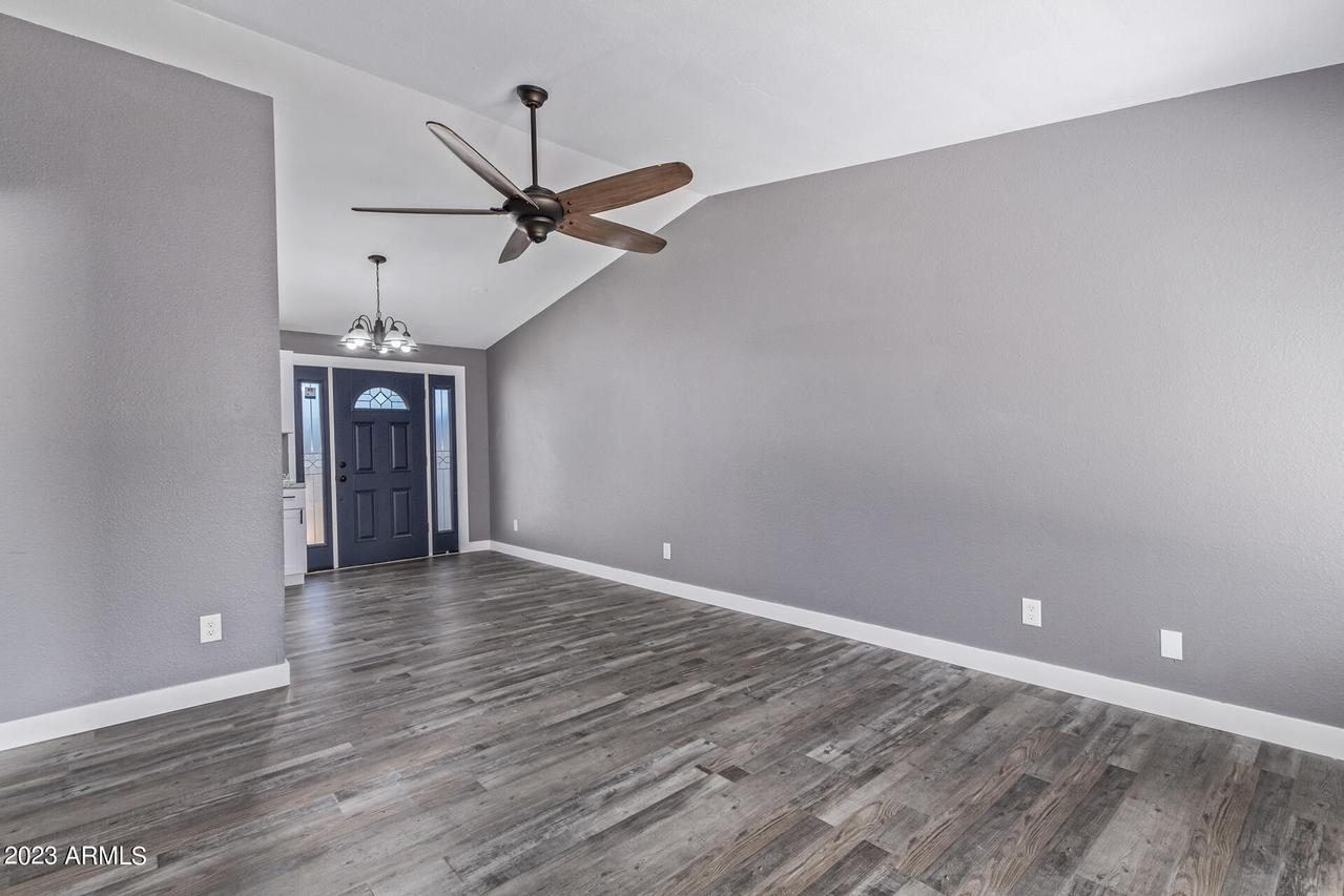 1616 N 63rd Ave. #14, Phoenix, AZ 85035