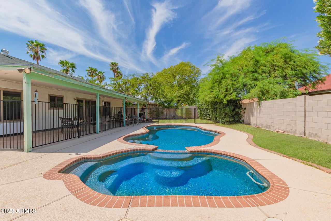 6902 W Cherry Hills Dr., Peoria, AZ 85345