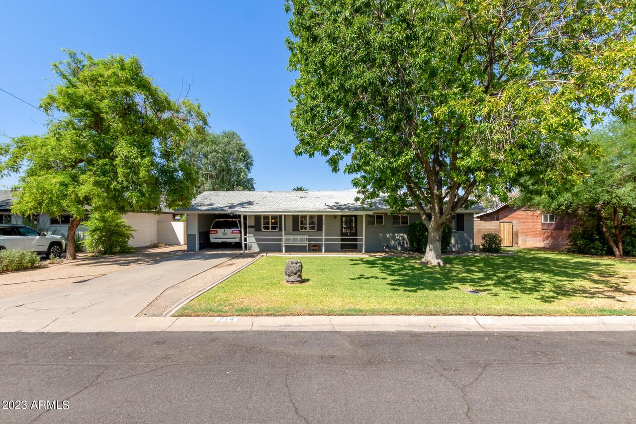 714 E Solana Dr., Tempe, AZ 85281