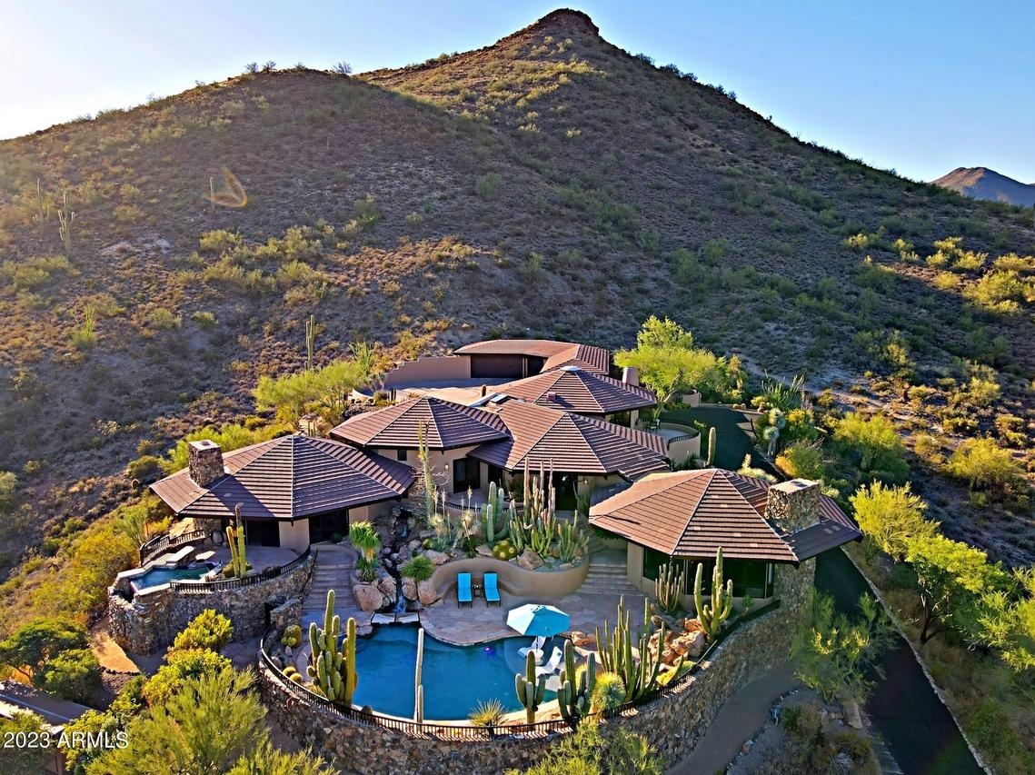 39216 N Charles Blair Macdonald Rd., Scottsdale, AZ 85262