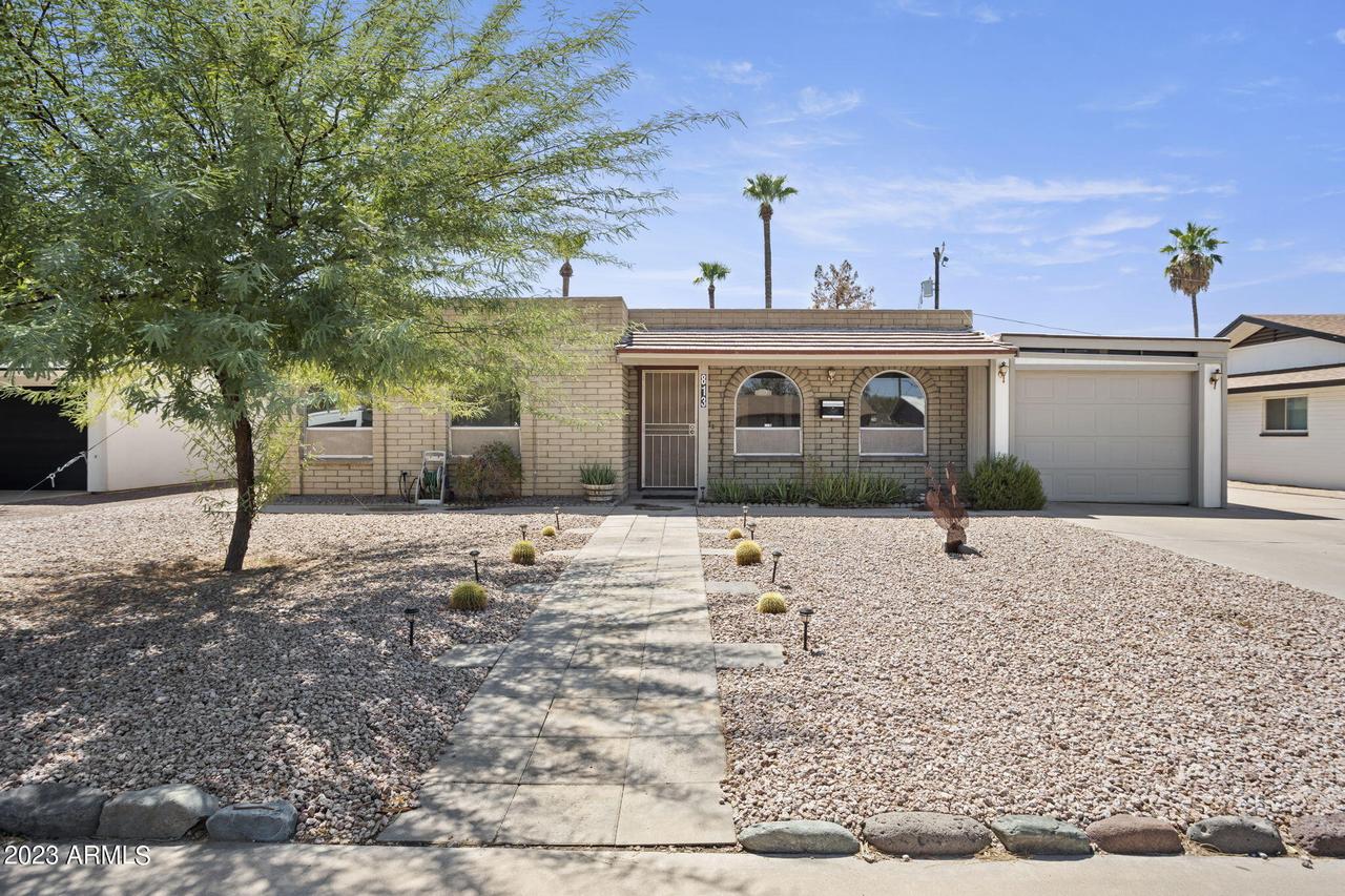 813 W Romo Jones St., Tempe, AZ 85281