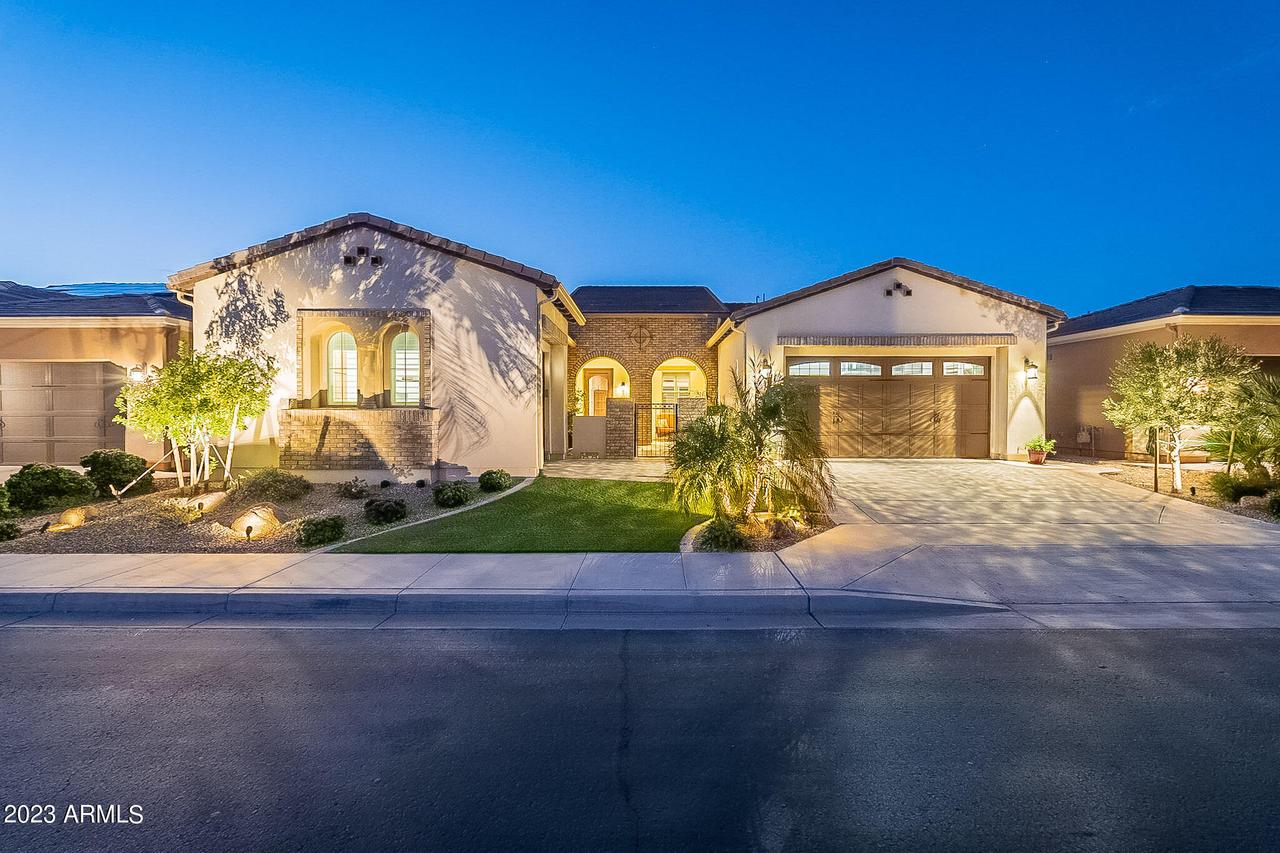 272 E Orange Blossom Path, San Tan Valley, AZ 85140