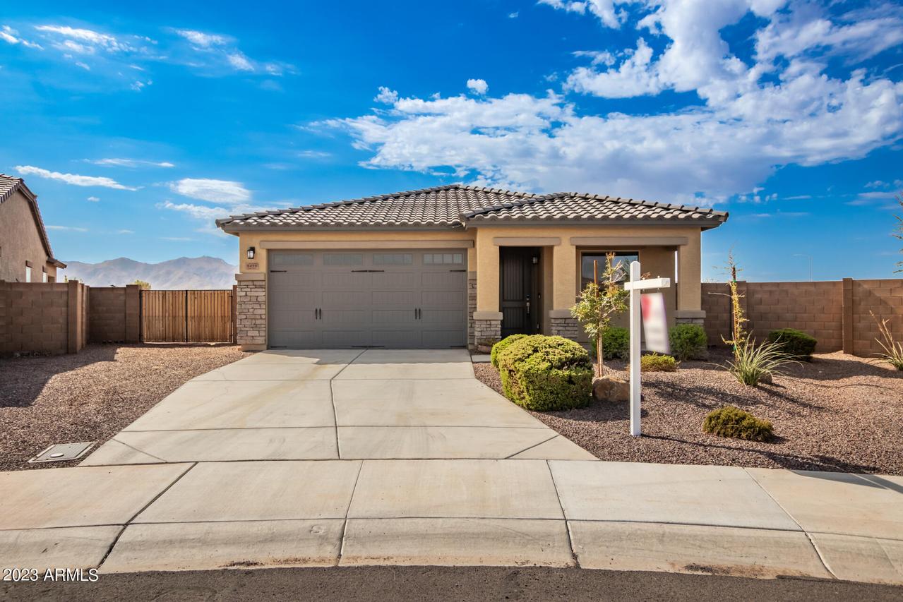 8498 N 174th Ln., Waddell, AZ 85355