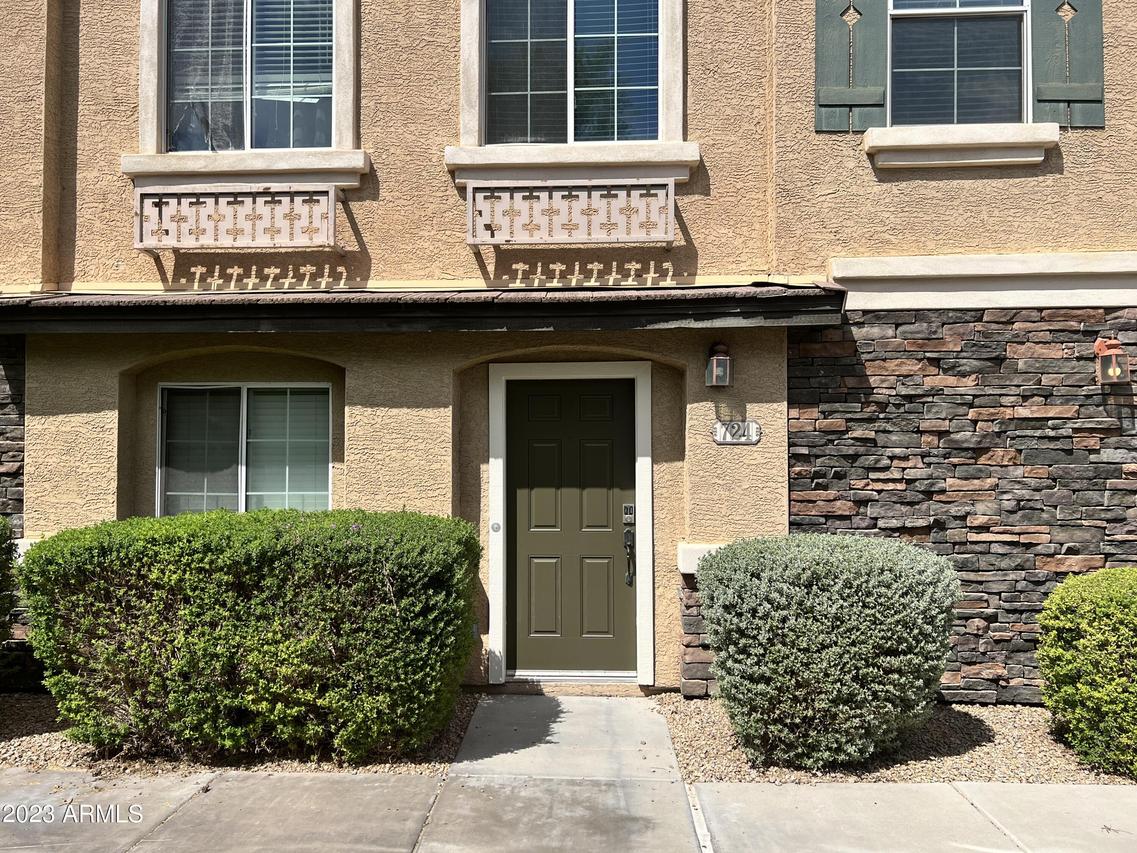 724 N Laguna Dr., Gilbert, AZ 85233