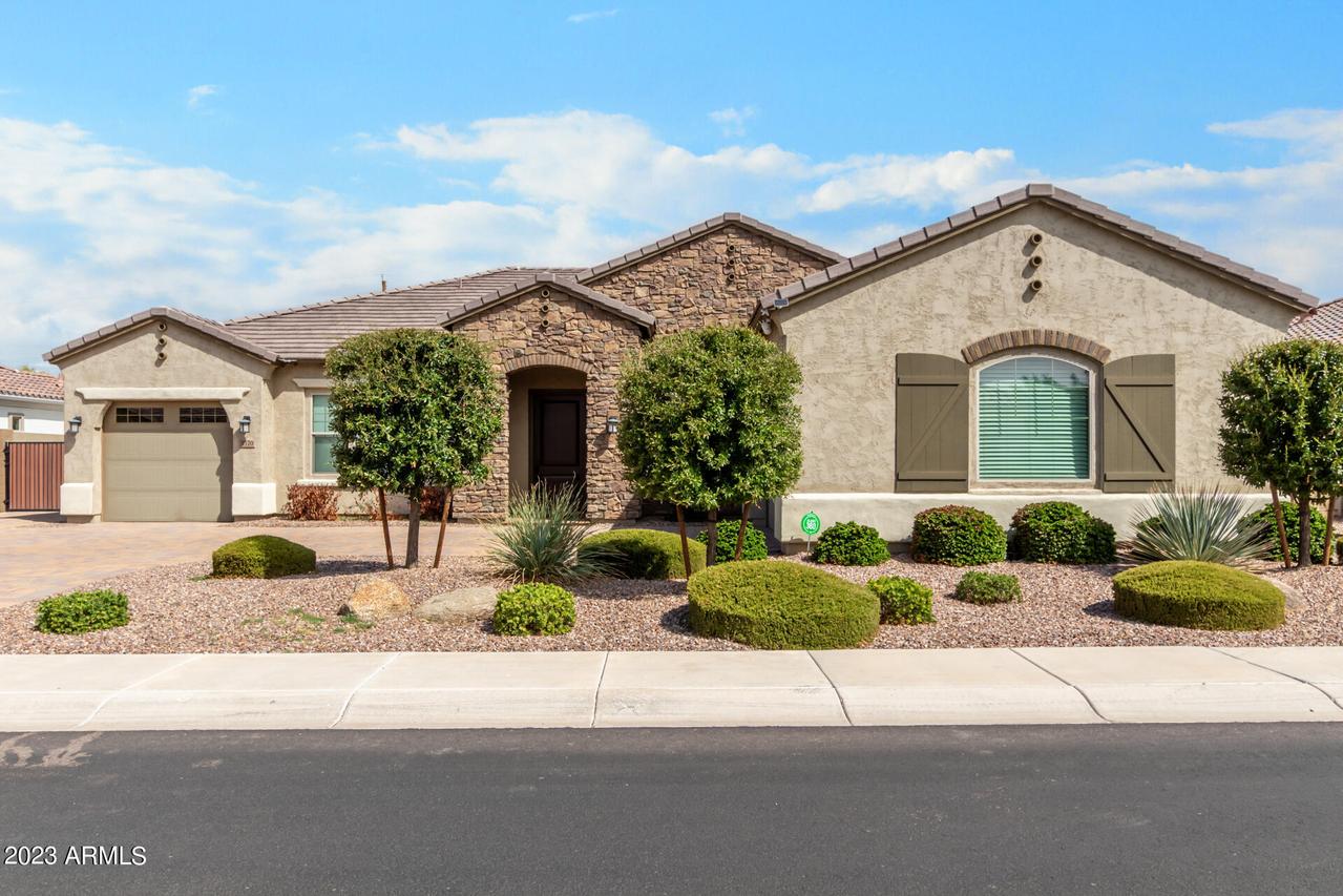 3570 E Aquarius Pl., Chandler, AZ 85249