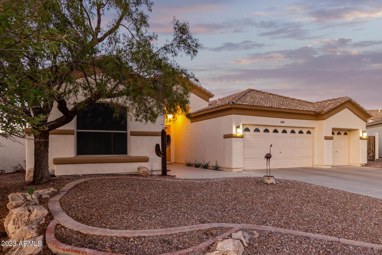 10604 W Deanna Dr., Peoria, AZ 85382