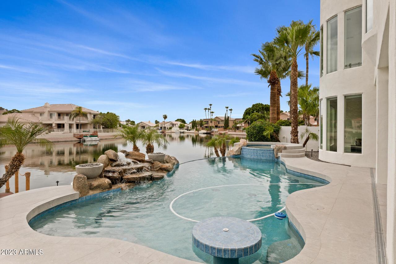21627 N 55th Dr., Glendale, AZ 85308