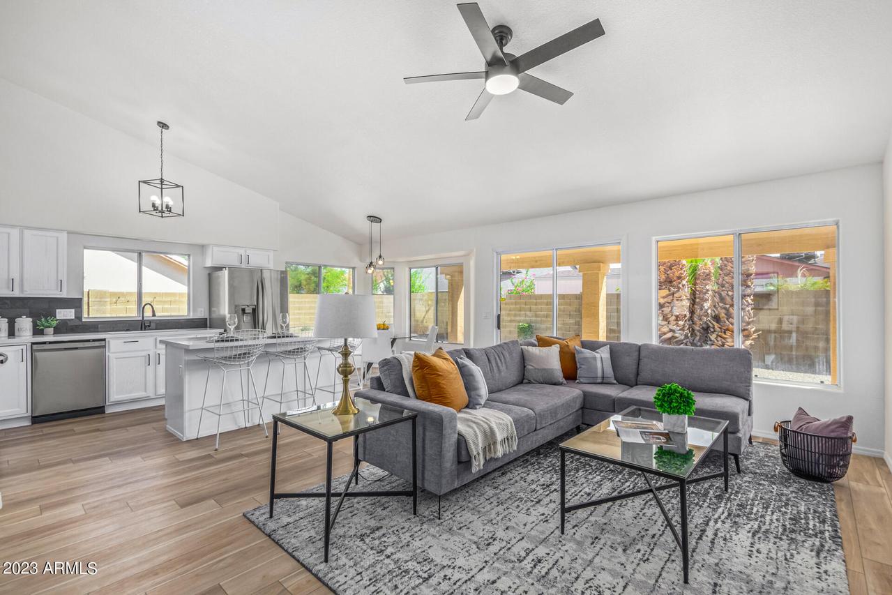 7607 W Cholla St., Peoria, AZ 85345
