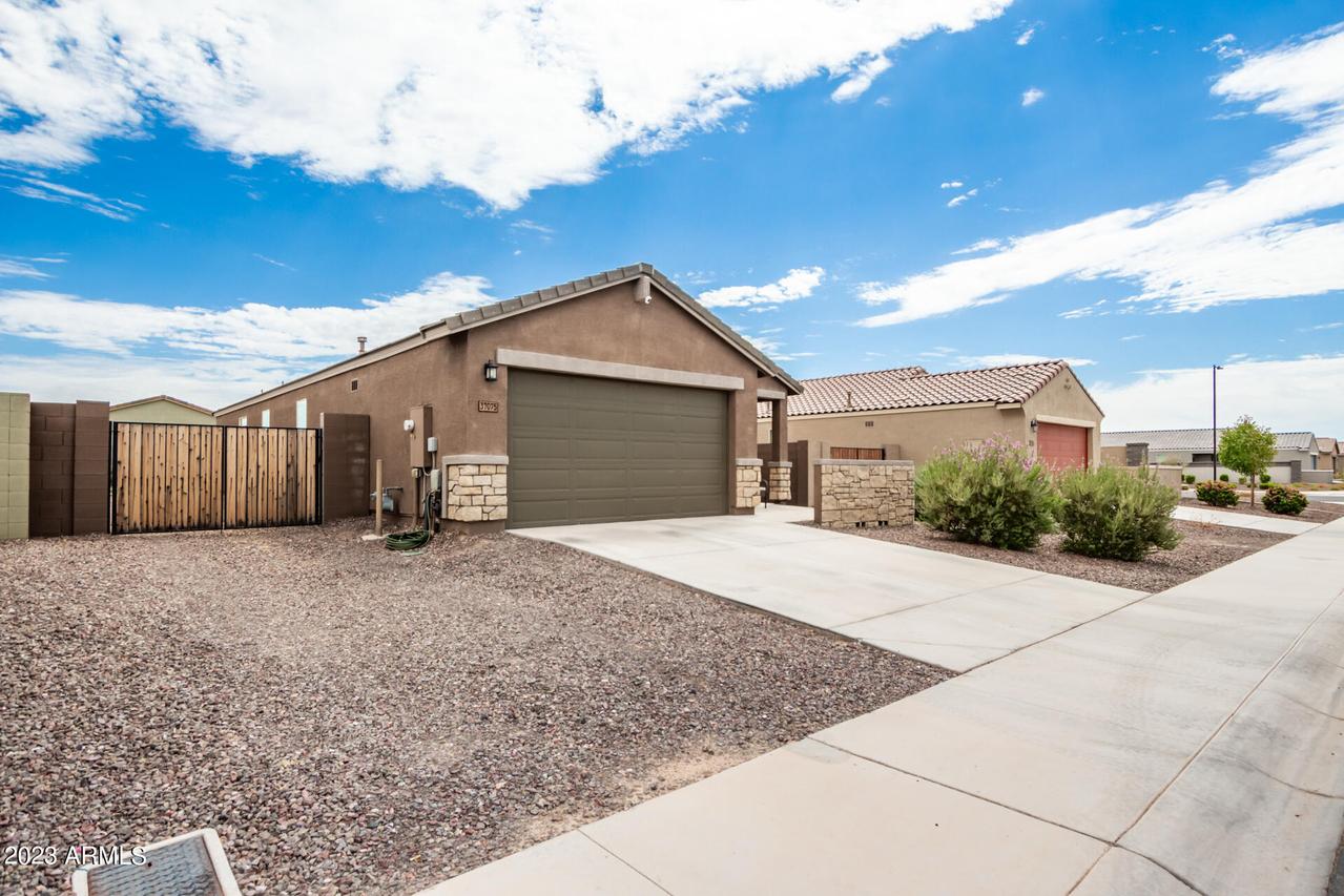 37075 N Sidewinder Dr., San Tan Valley, AZ 85140