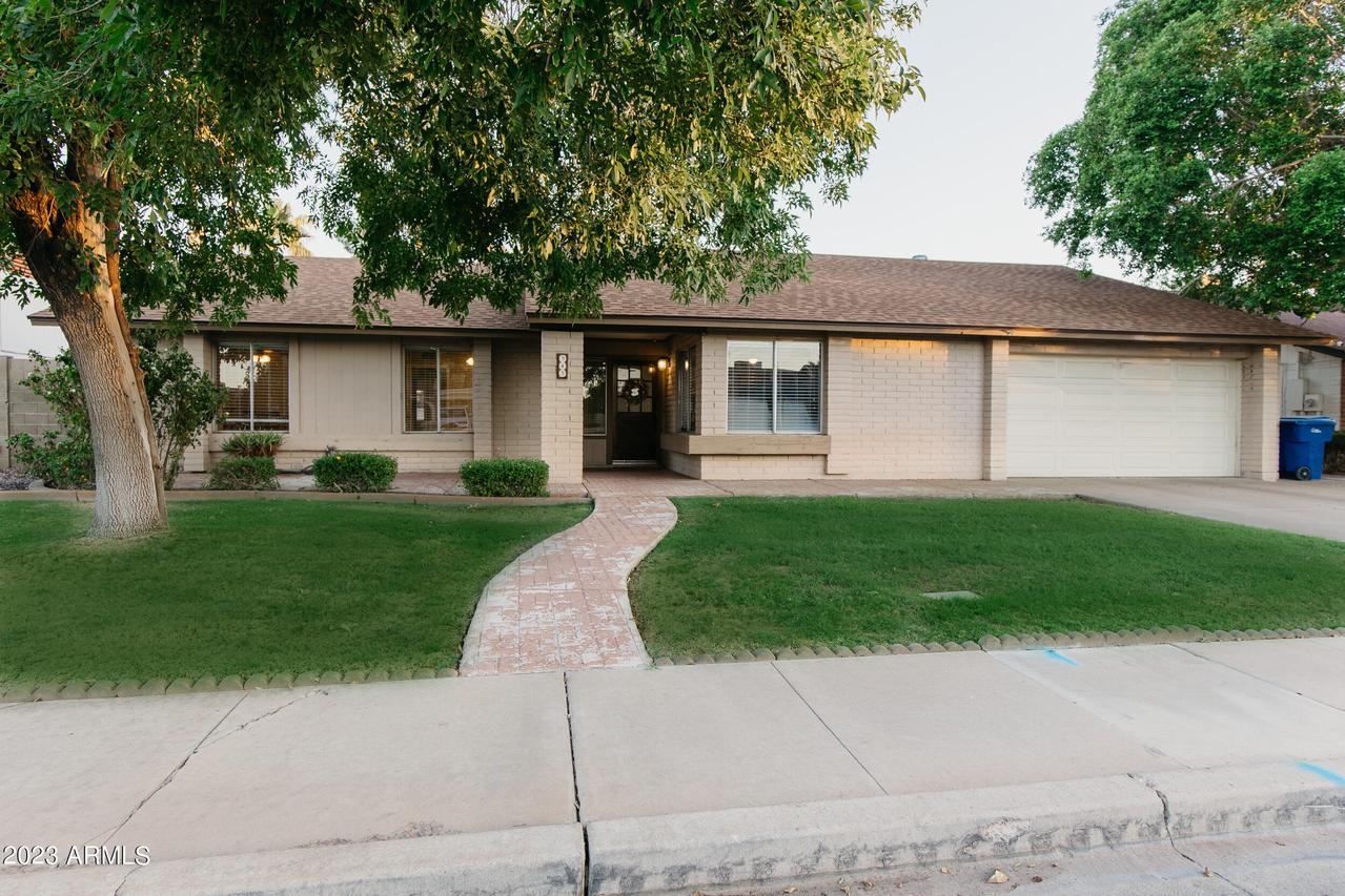 949 W Meseto Ave., Mesa, AZ 85210