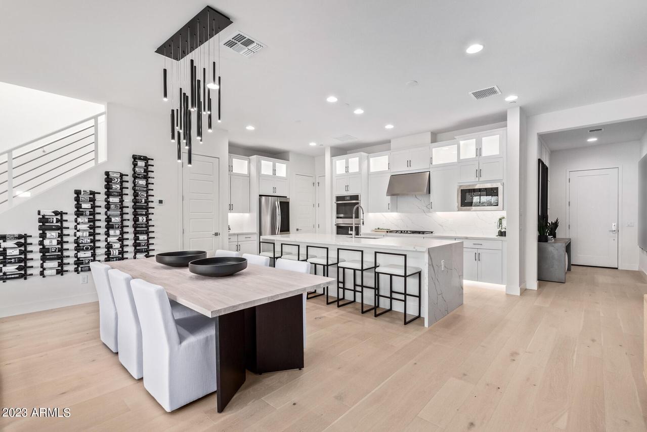 1916 W Kinfield Tr., Phoenix, AZ 85085