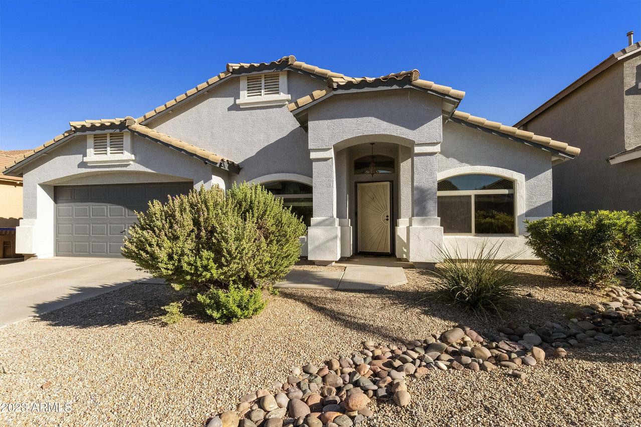 1042 E Julie Ave., San Tan Valley, AZ 85140